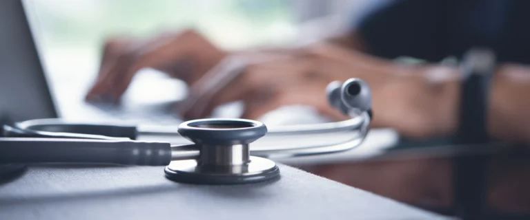 Kronos — Acompañamiento ubicuo para pacientes crónicos sin atar al sistema sanitario a un proveedor